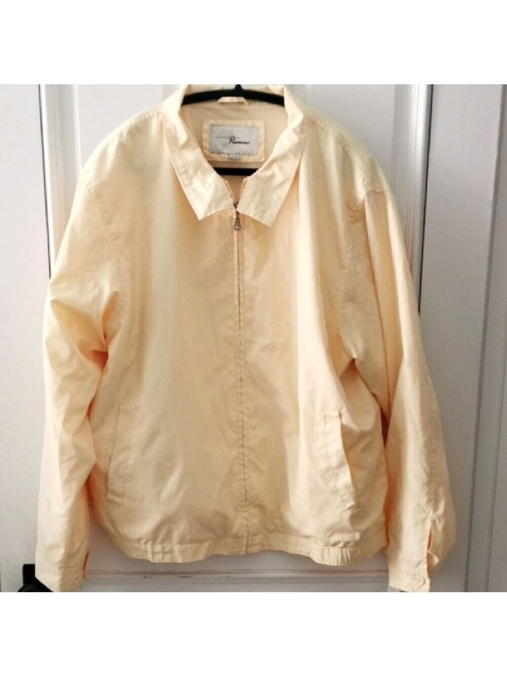 Men's Vintage Penmans butter yellow golf light jacket. Size Medium. EUC